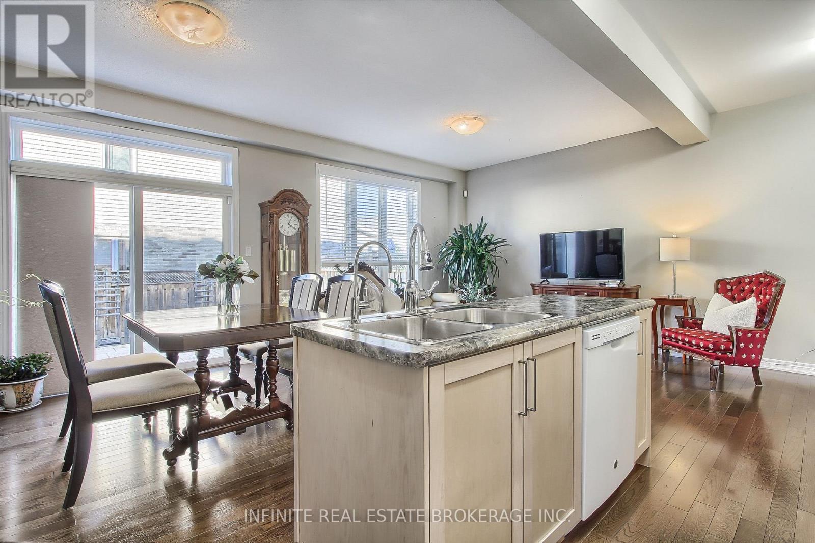 11 - 380 Lake Street, Grimsby, Ontario  L3M 0E8 - Photo 13 - X12700788