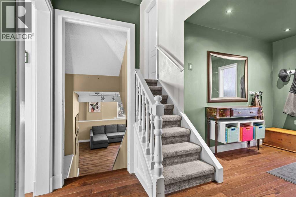 107 Woodford Crescent Sw, Calgary, Alberta  T2W 4C6 - Photo 15 - A2278674