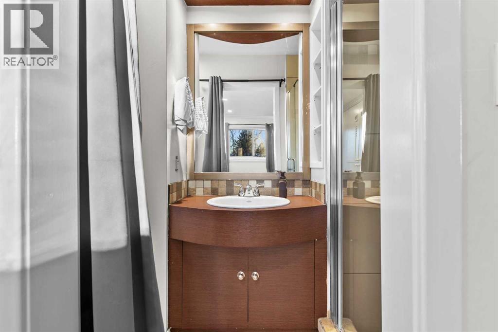 107 Woodford Crescent Sw, Calgary, Alberta  T2W 4C6 - Photo 20 - A2278674