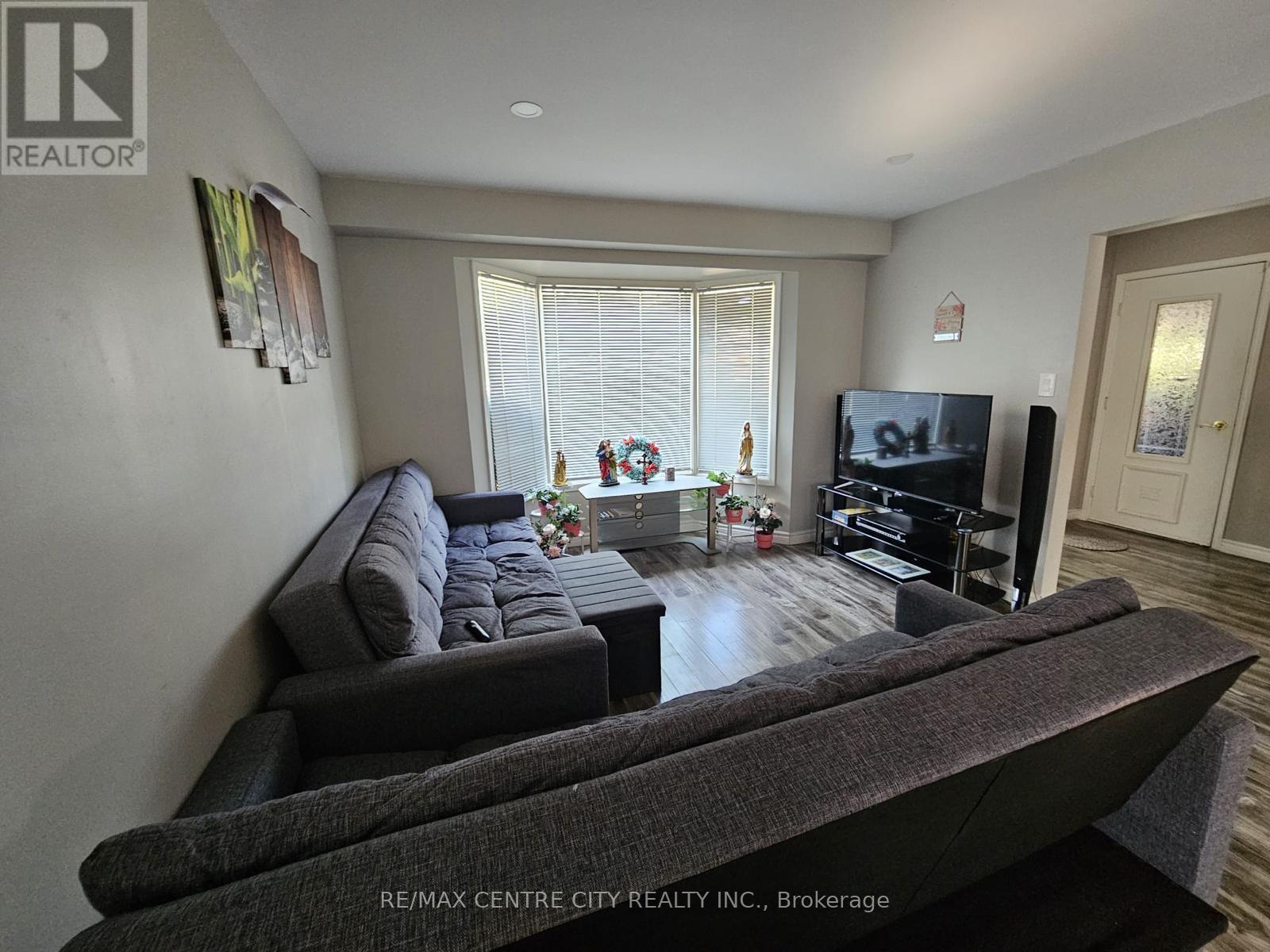 66 Bexhill Drive, London South, Ontario  N6E 1X2 - Photo 10 - X12700908