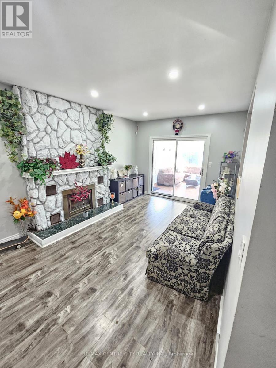 66 Bexhill Drive, London South, Ontario  N6E 1X2 - Photo 3 - X12700908