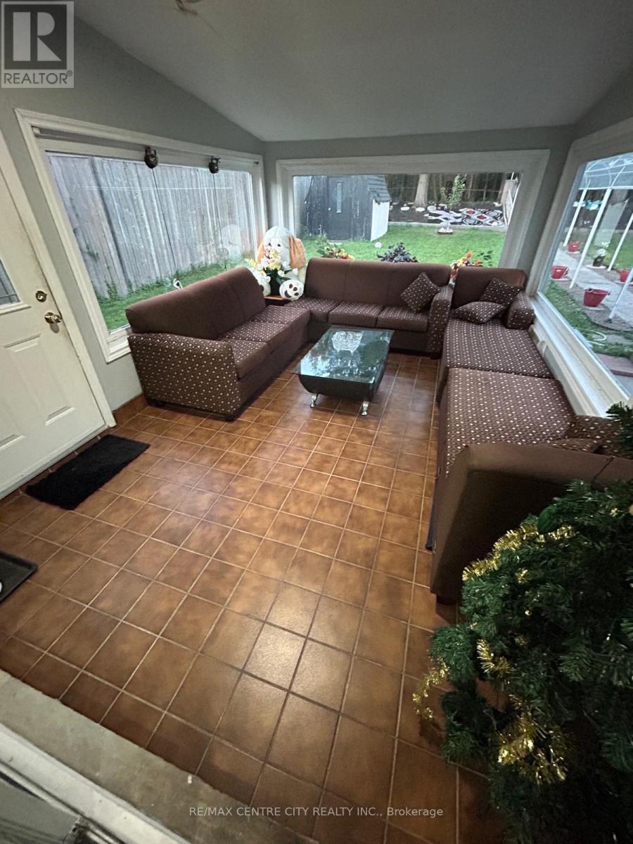 66 Bexhill Drive, London South, Ontario  N6E 1X2 - Photo 33 - X12700908