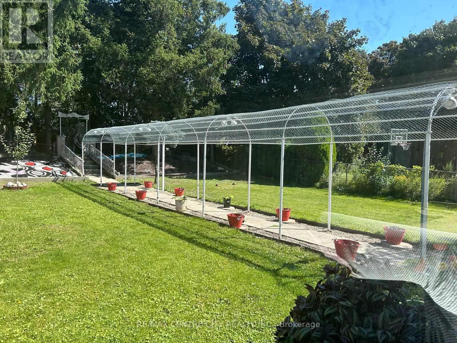 66 Bexhill Drive, London South, Ontario  N6E 1X2 - Photo 35 - X12700908