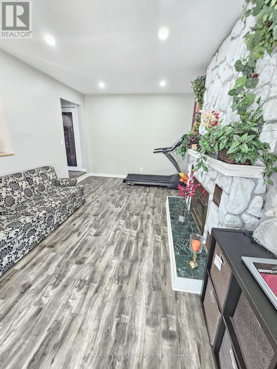 66 Bexhill Drive, London South, Ontario  N6E 1X2 - Photo 4 - X12700908