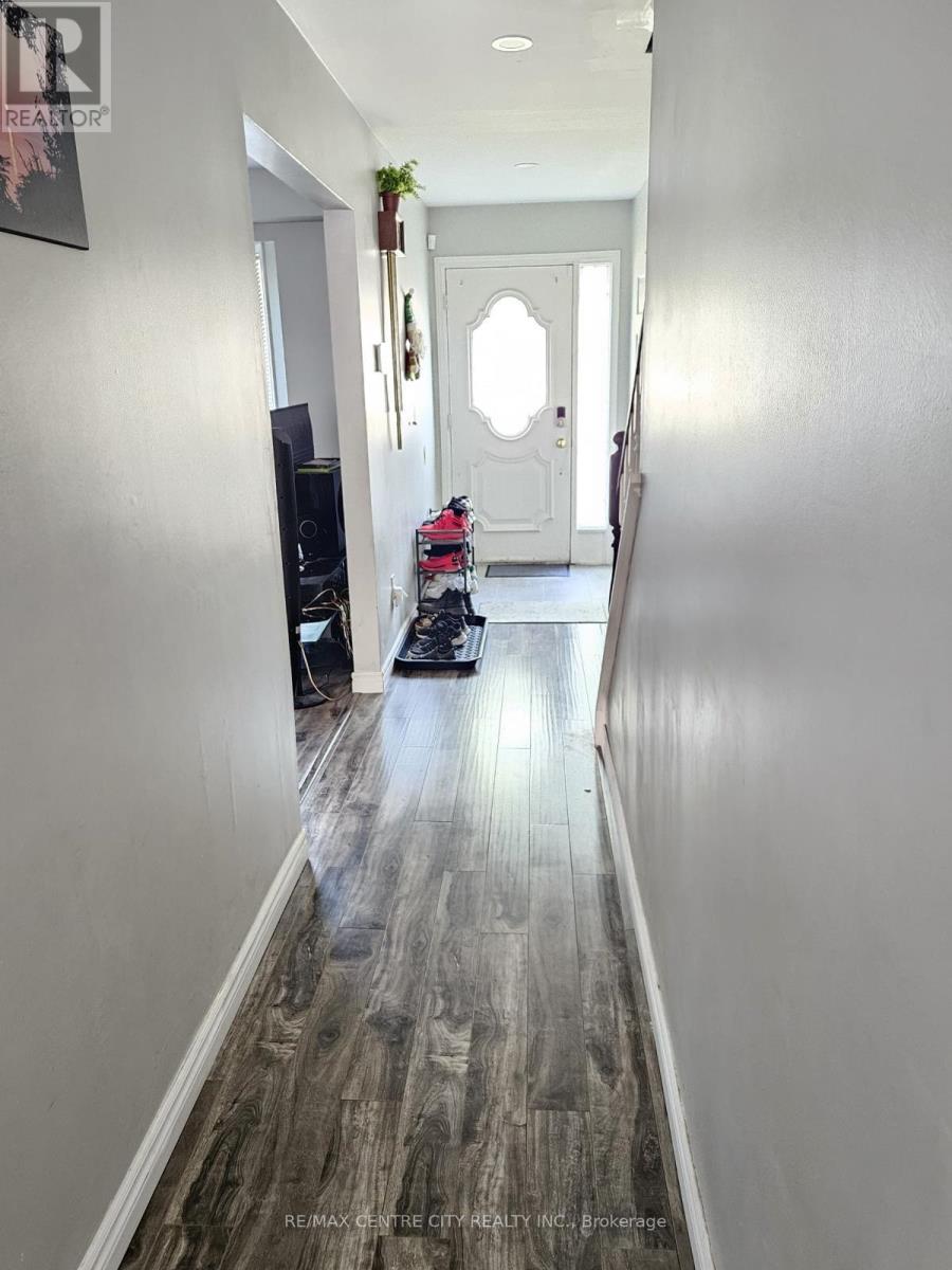 66 Bexhill Drive, London South, Ontario  N6E 1X2 - Photo 6 - X12700908