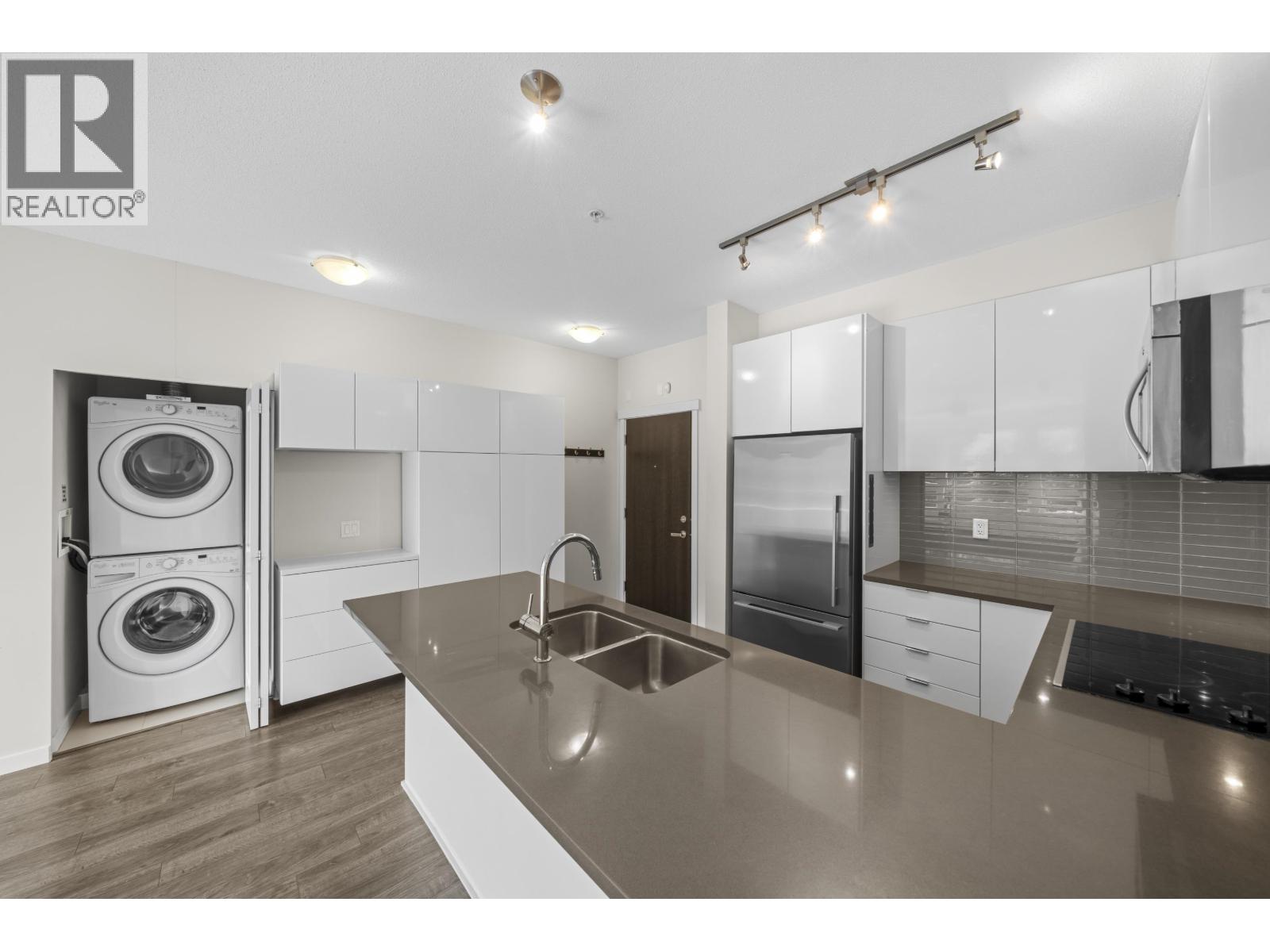 101 2665 Mountain Highway, North Vancouver, British Columbia  V7J 0A8 - Photo 4 - R3079550