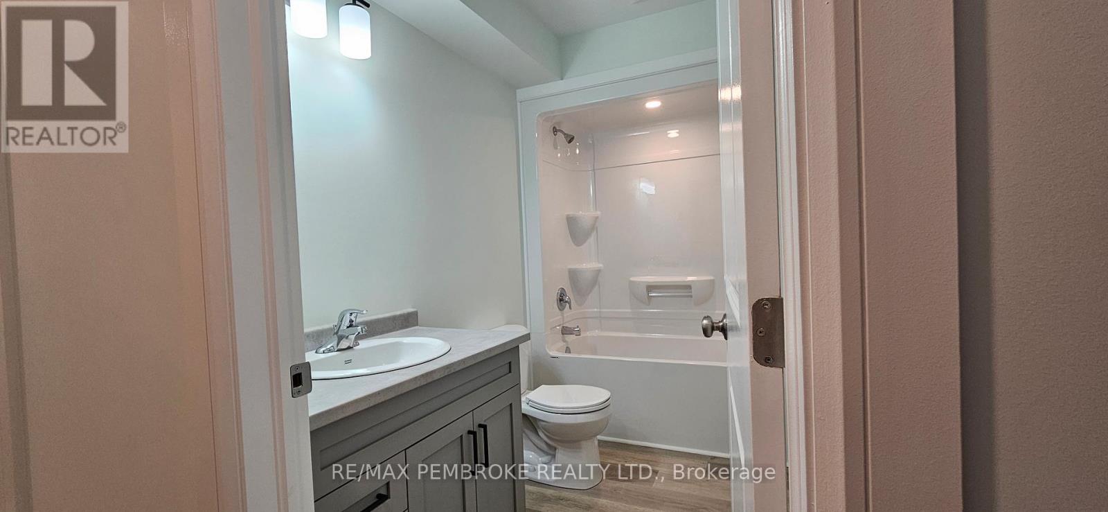 135 Bell Street, Pembroke, Ontario  K8A 2J7 - Photo 15 - X12700918