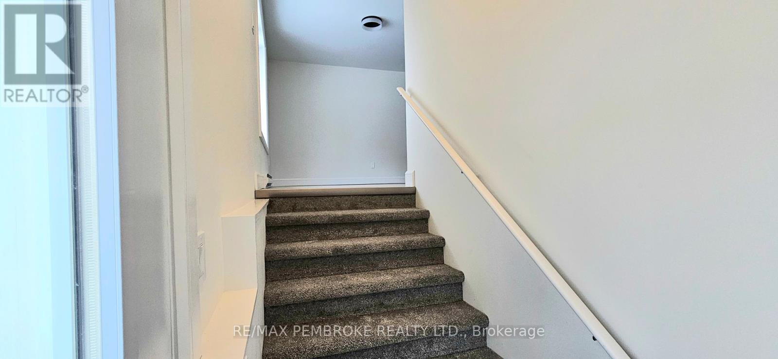 135 Bell Street, Pembroke, Ontario  K8A 2J7 - Photo 2 - X12700918