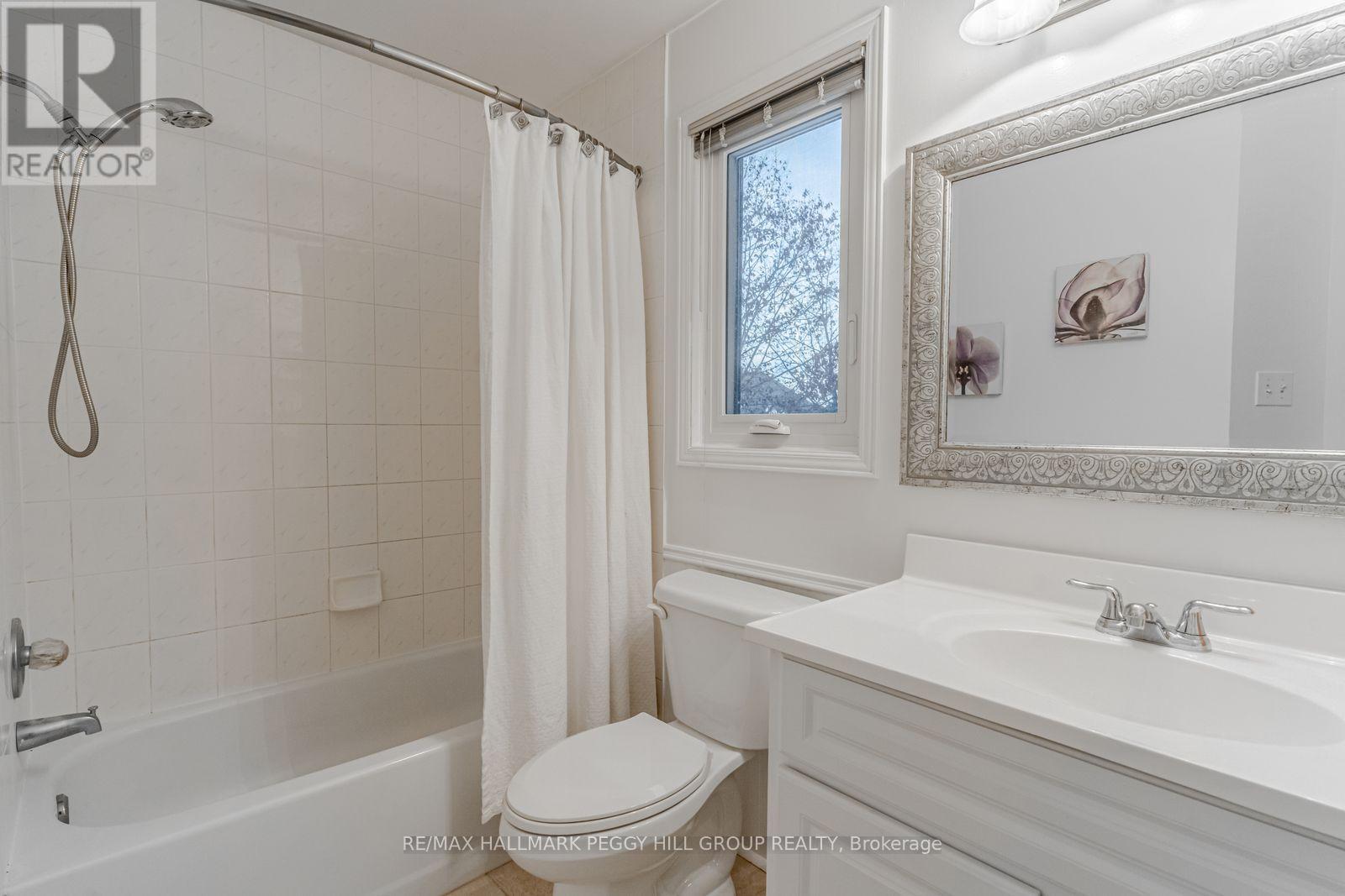 15 Charing Crescent, Aurora, Ontario  L4G 6P4 - Photo 14 - N12661554