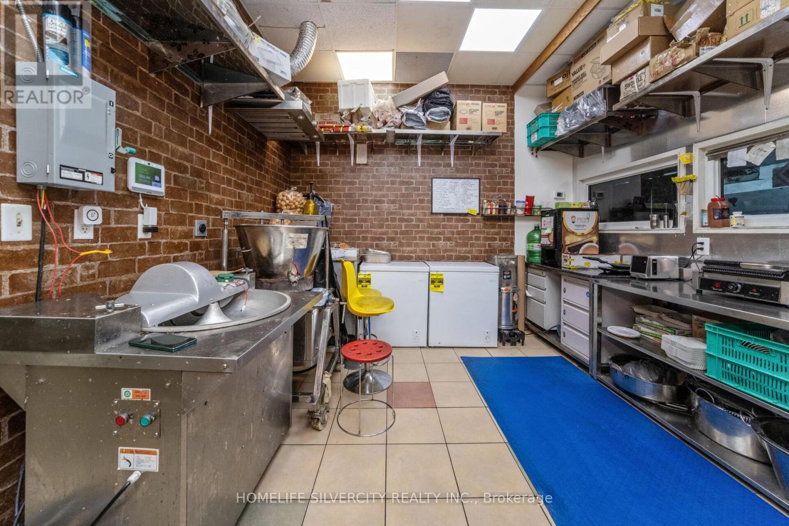 2855 Derry Road E, Mississauga, Ontario  L4T 1A6 - Photo 14 - W12641538