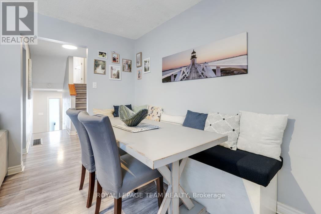 52 Alison Korn Private, Ottawa, Ontario  K2H 8M6 - Photo 7 - X12700938