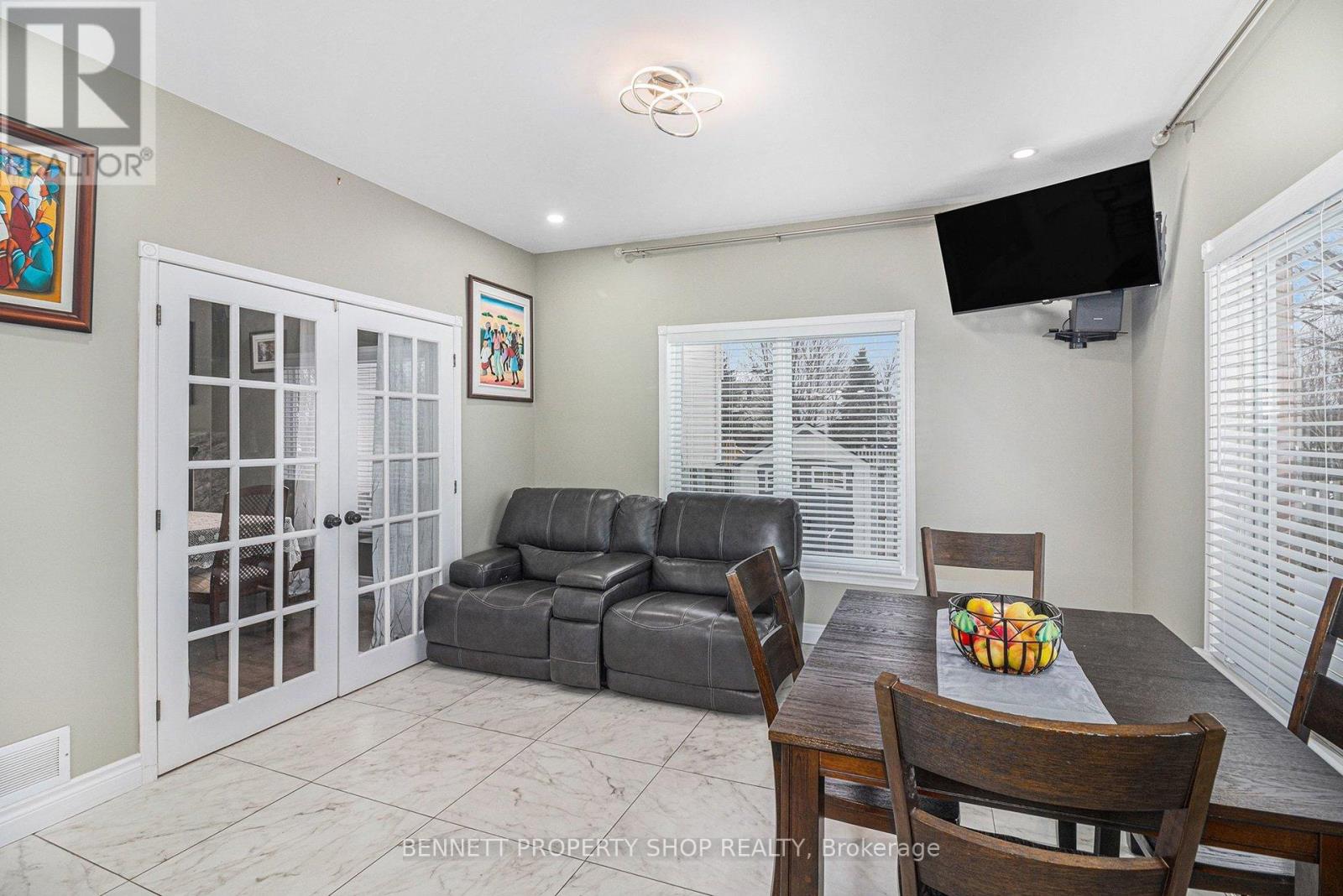 1067 Rocky Harbour Crescent, Ottawa, Ontario  K1V 1V3 - Photo 18 - X12700954