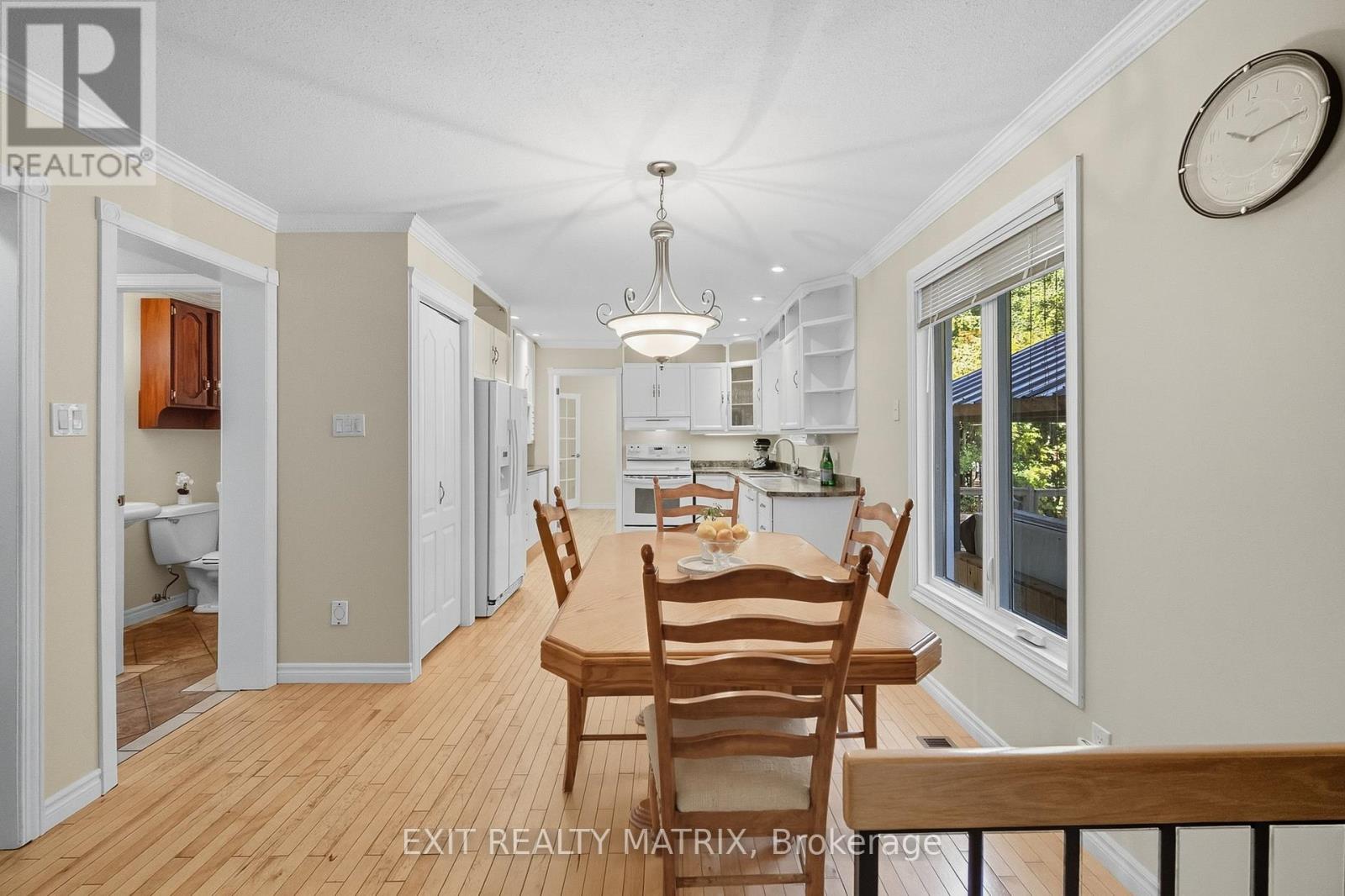 159 Dunlop Crescent, Russell, Ontario  K4R 1B3 - Photo 14 - X12701066