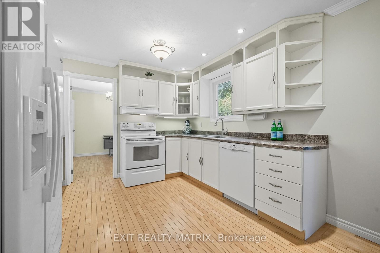 159 Dunlop Crescent, Russell, Ontario  K4R 1B3 - Photo 15 - X12701066