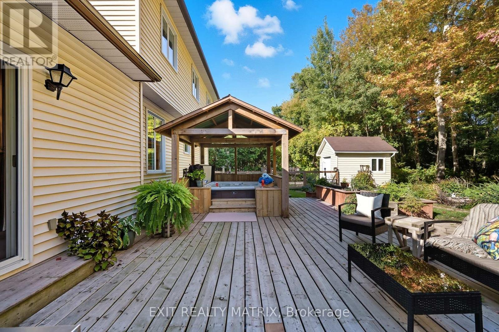 159 Dunlop Crescent, Russell, Ontario  K4R 1B3 - Photo 37 - X12701066