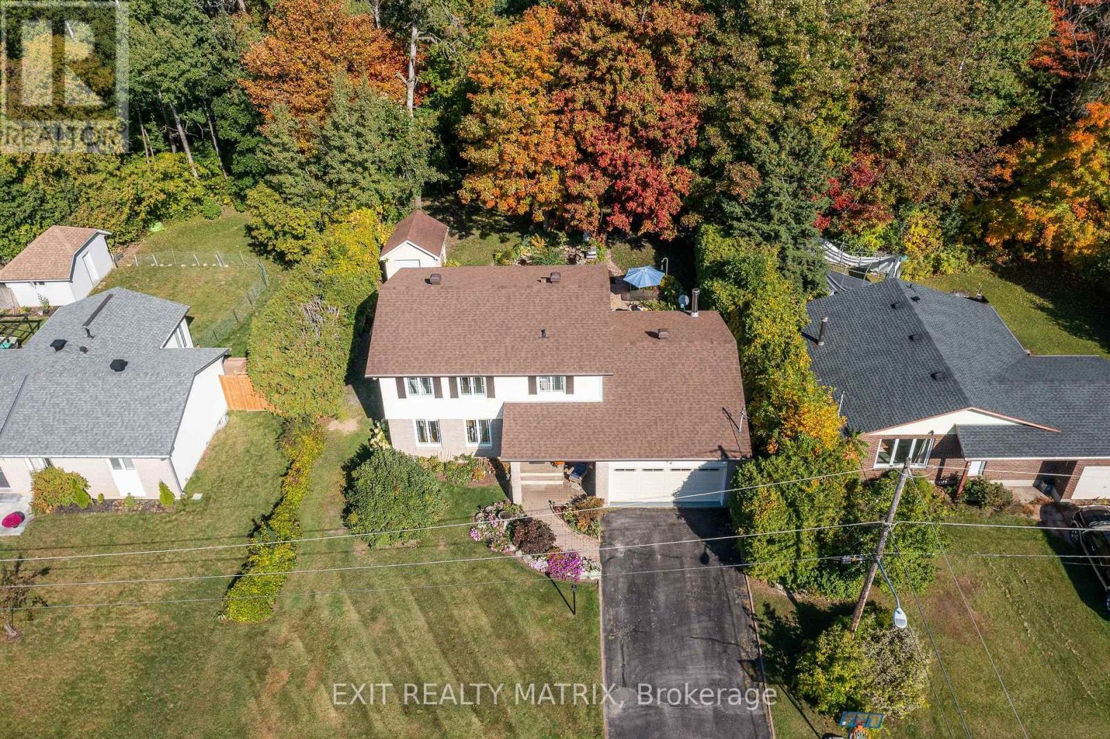 159 Dunlop Crescent, Russell, Ontario  K4R 1B3 - Photo 4 - X12701066