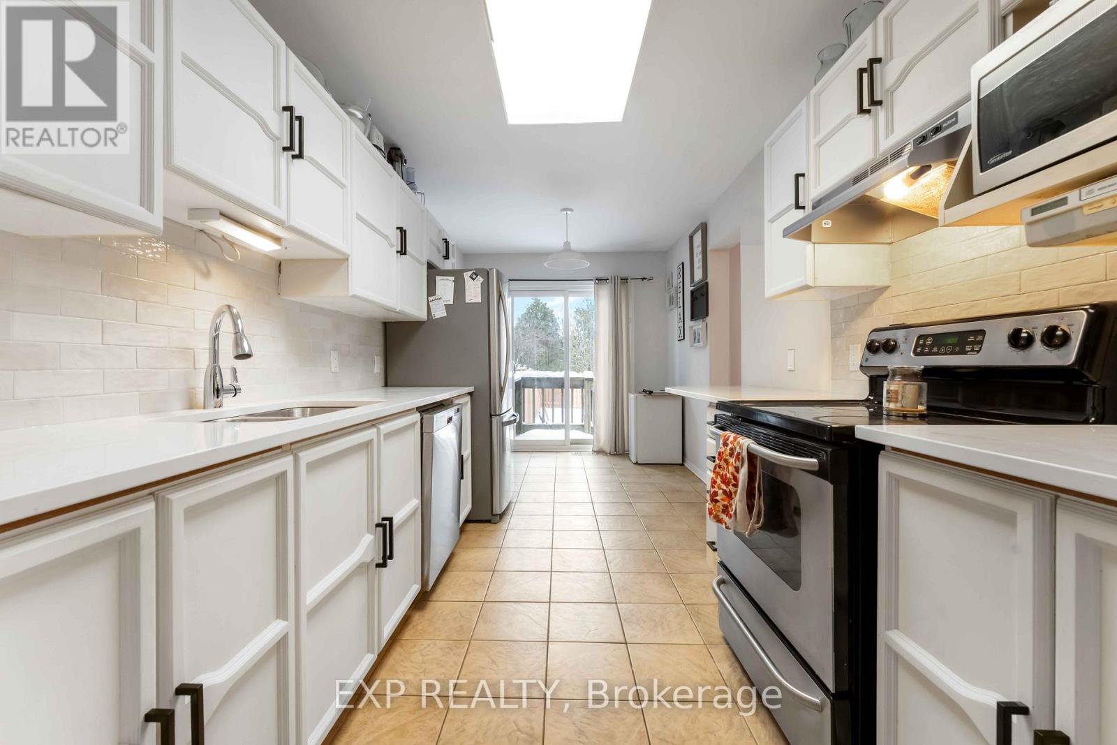 86 Furlong Crescent, Ottawa, Ontario  K2M 2H9 - Photo 10 - X12701076