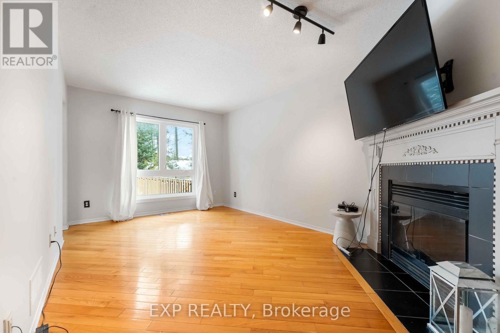 86 Furlong Crescent, Ottawa, Ontario  K2M 2H9 - Photo 6 - X12701076