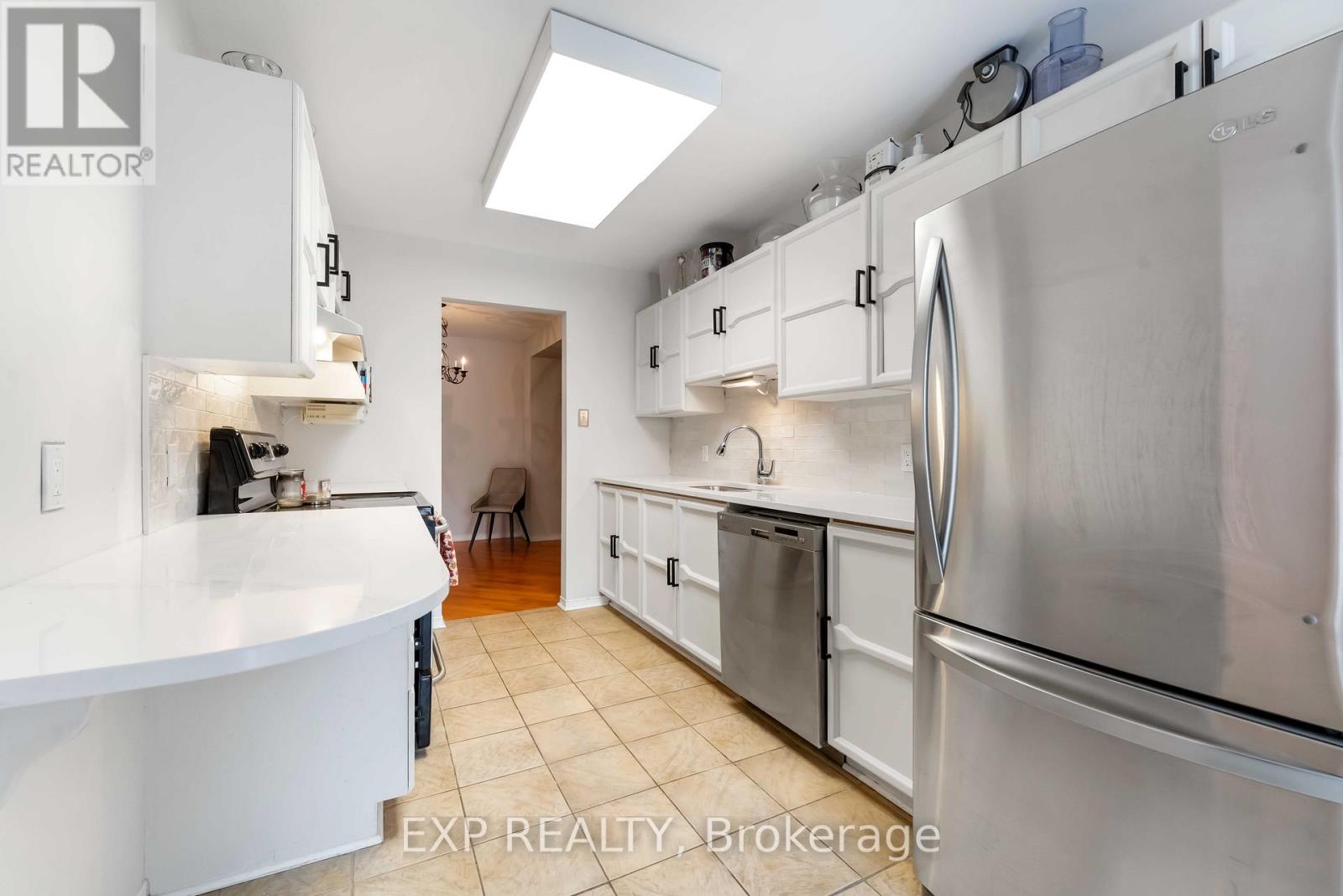 86 Furlong Crescent, Ottawa, Ontario  K2M 2H9 - Photo 9 - X12701076