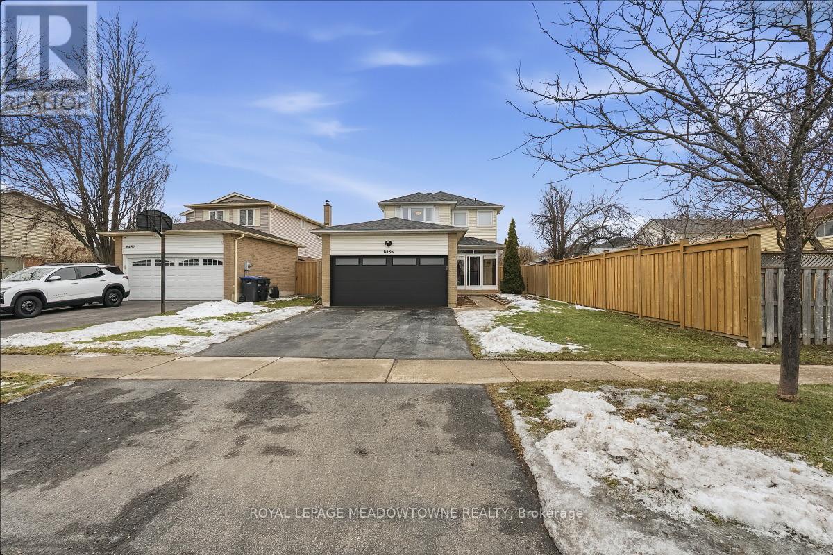 6486 Edenwood Drive, Mississauga, Ontario  L5N 3K1 - Photo 5 - W12689318