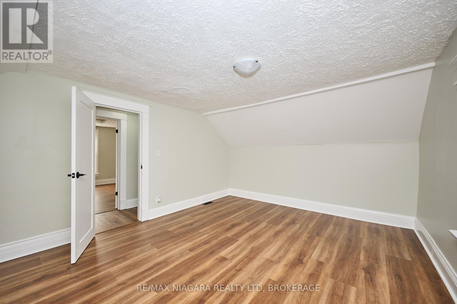 5006 Morrison Street, Niagara Falls (Cherrywood), Ontario  L2E 2C6 - Photo 12 - X12700934