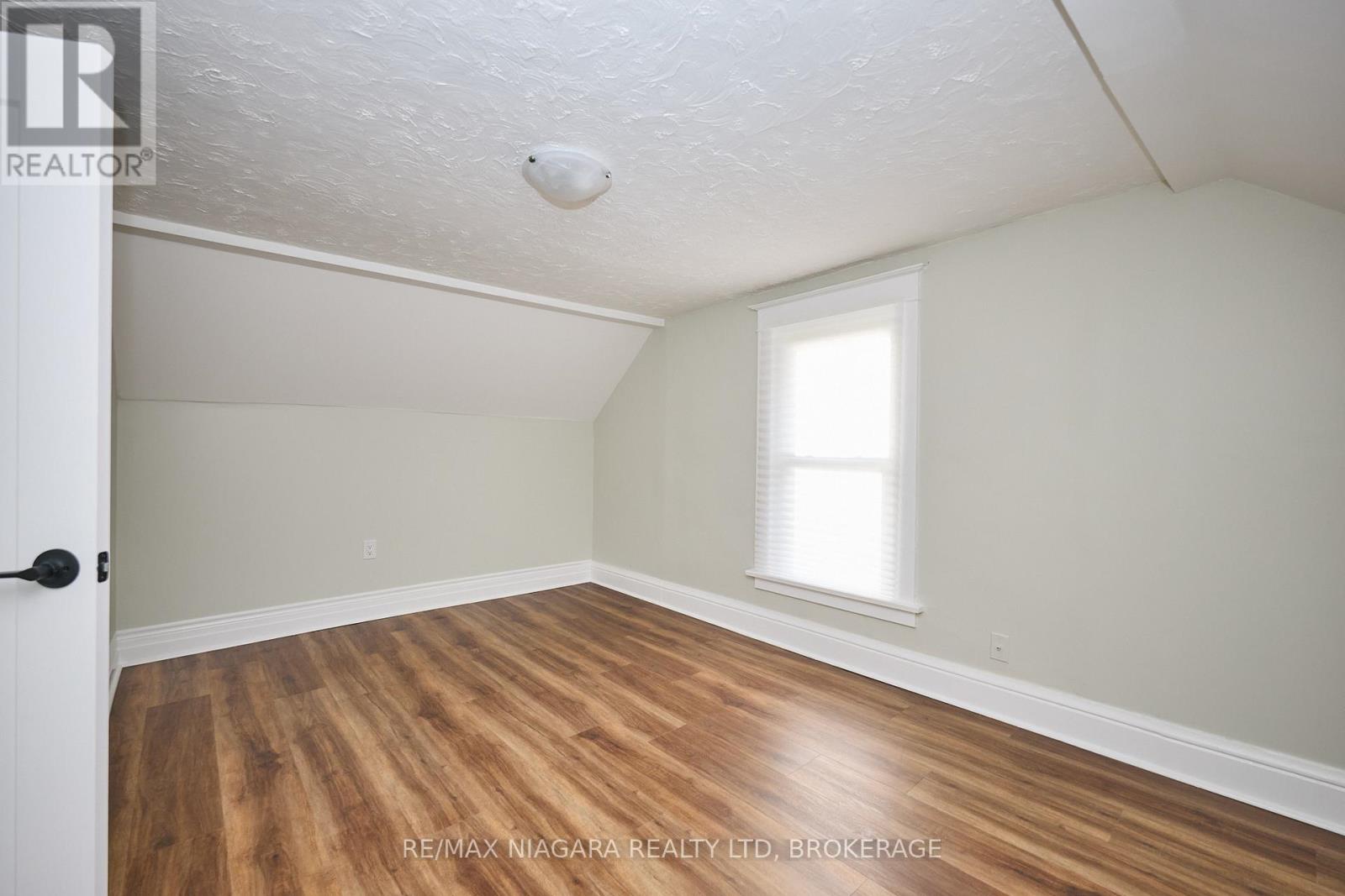 5006 Morrison Street, Niagara Falls (Cherrywood), Ontario  L2E 2C6 - Photo 15 - X12700934