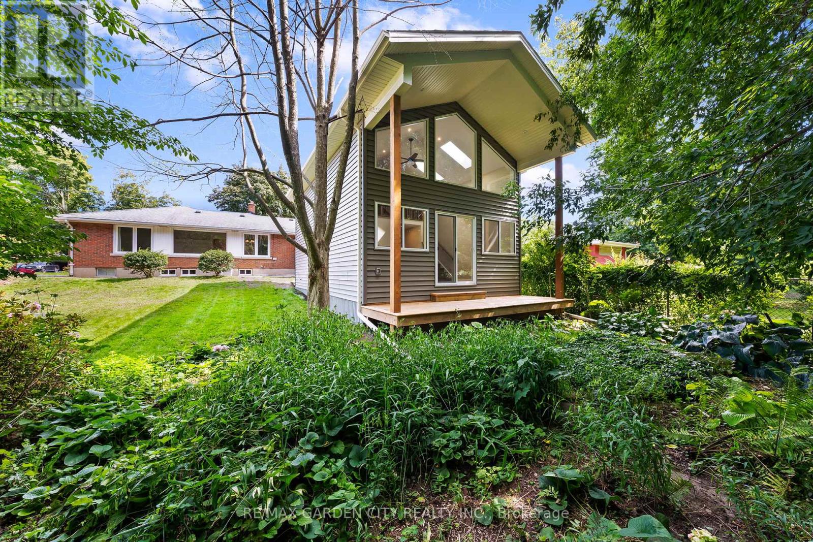 34 Kenworth Drive, St. Catharines, Ontario  L2M 4S2 - Photo 1 - X12701038