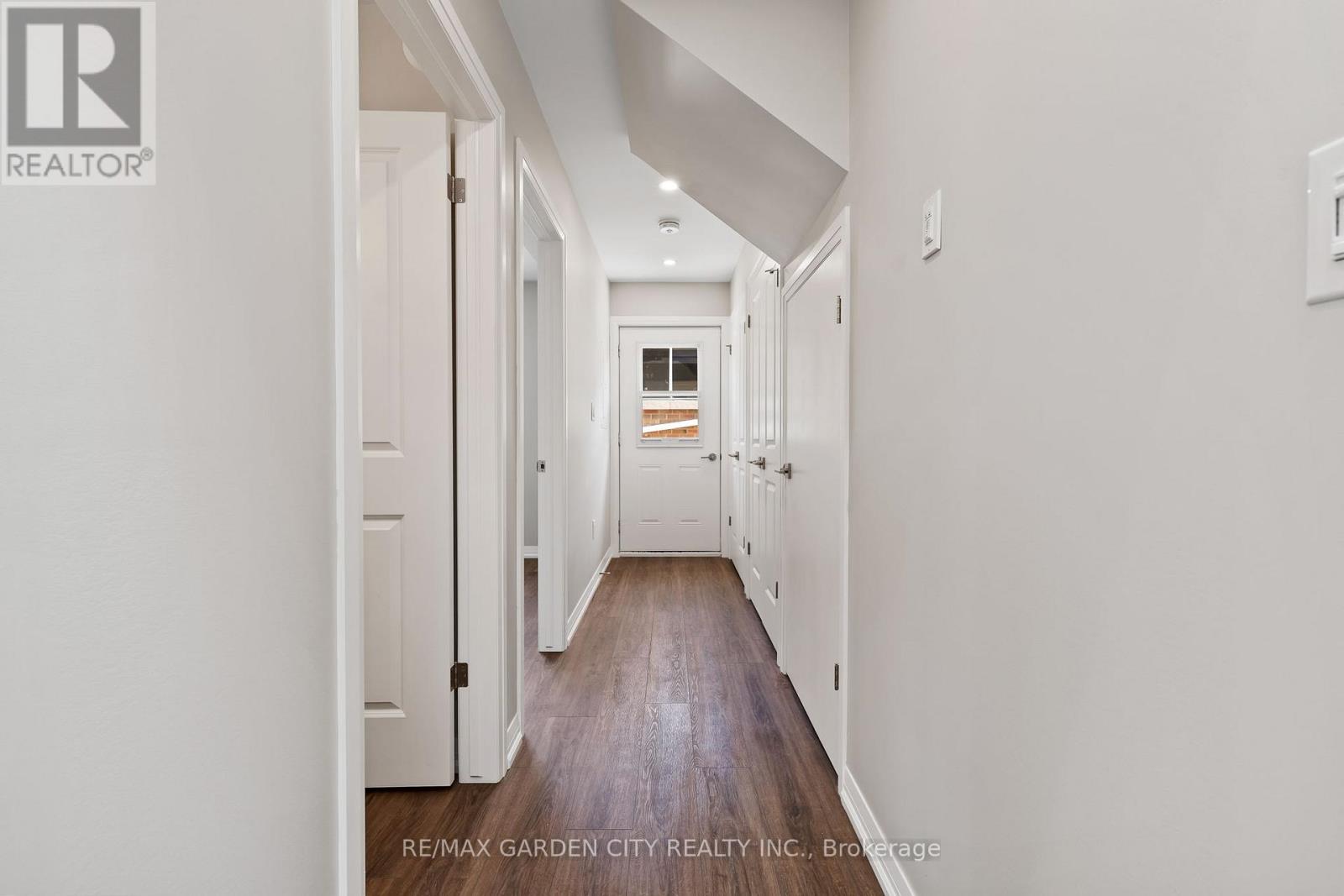 34 Kenworth Drive, St. Catharines, Ontario  L2M 4S2 - Photo 11 - X12701038