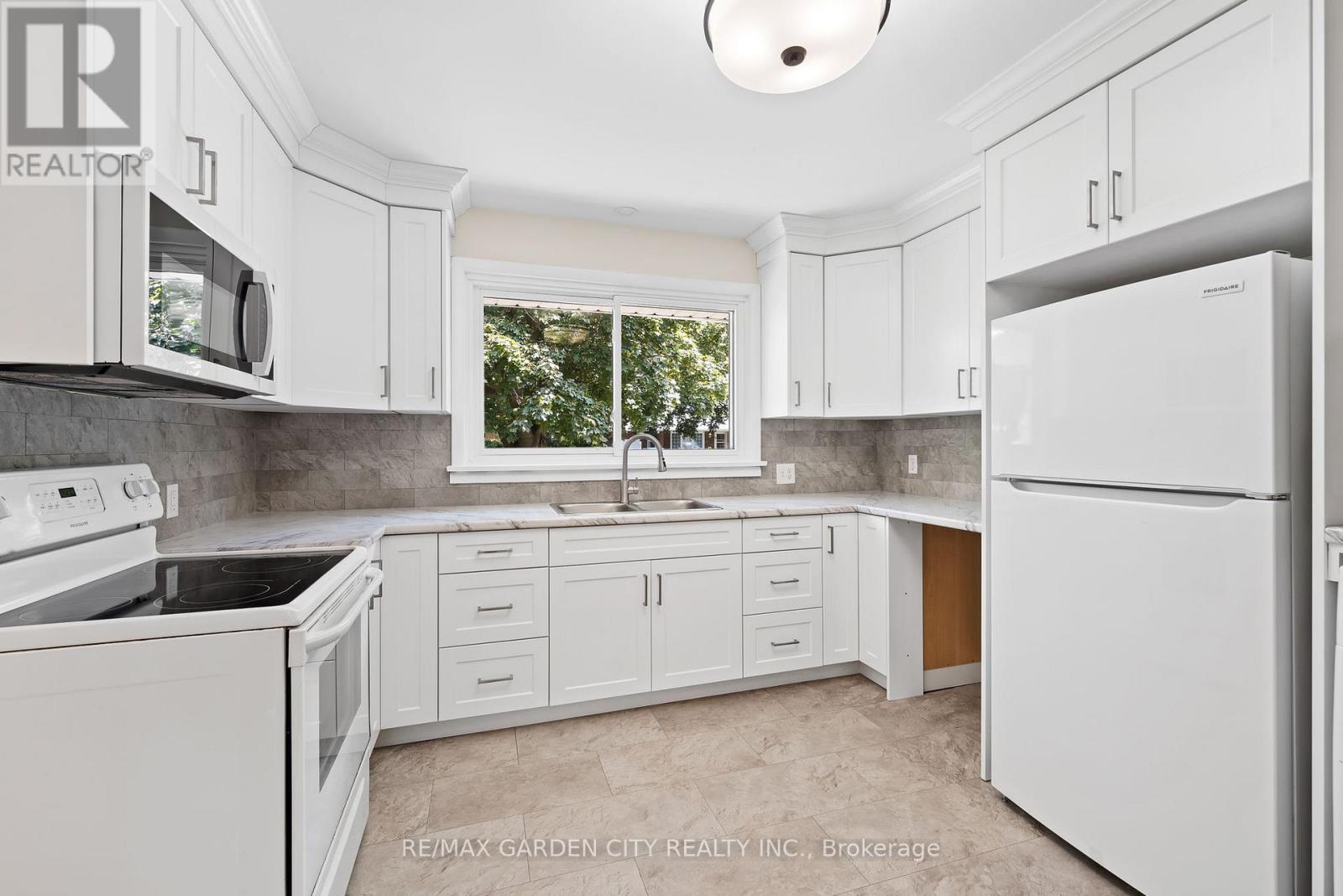 34 Kenworth Drive, St. Catharines, Ontario  L2M 4S2 - Photo 25 - X12701038