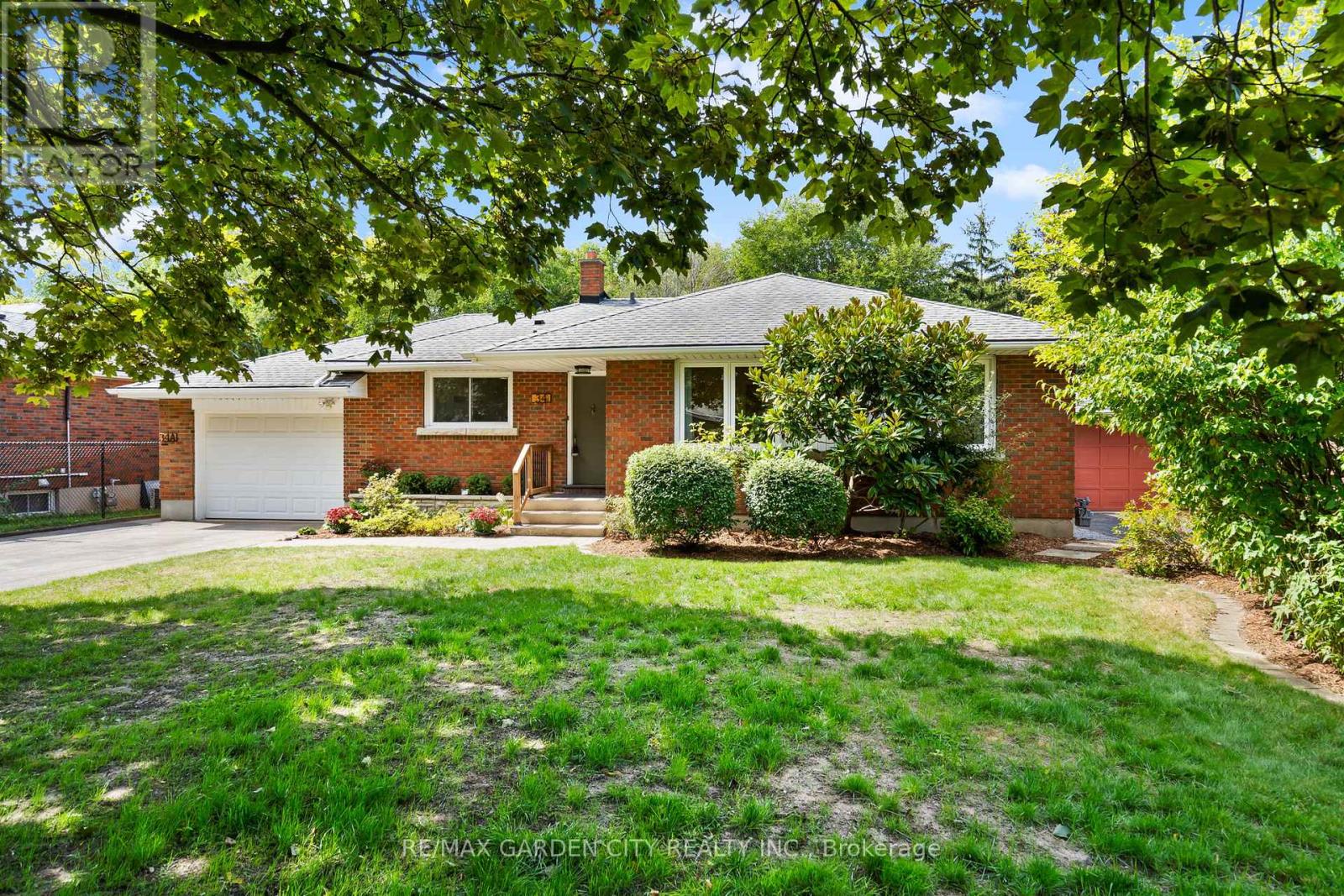 34 Kenworth Drive, St. Catharines, Ontario  L2M 4S2 - Photo 4 - X12701038