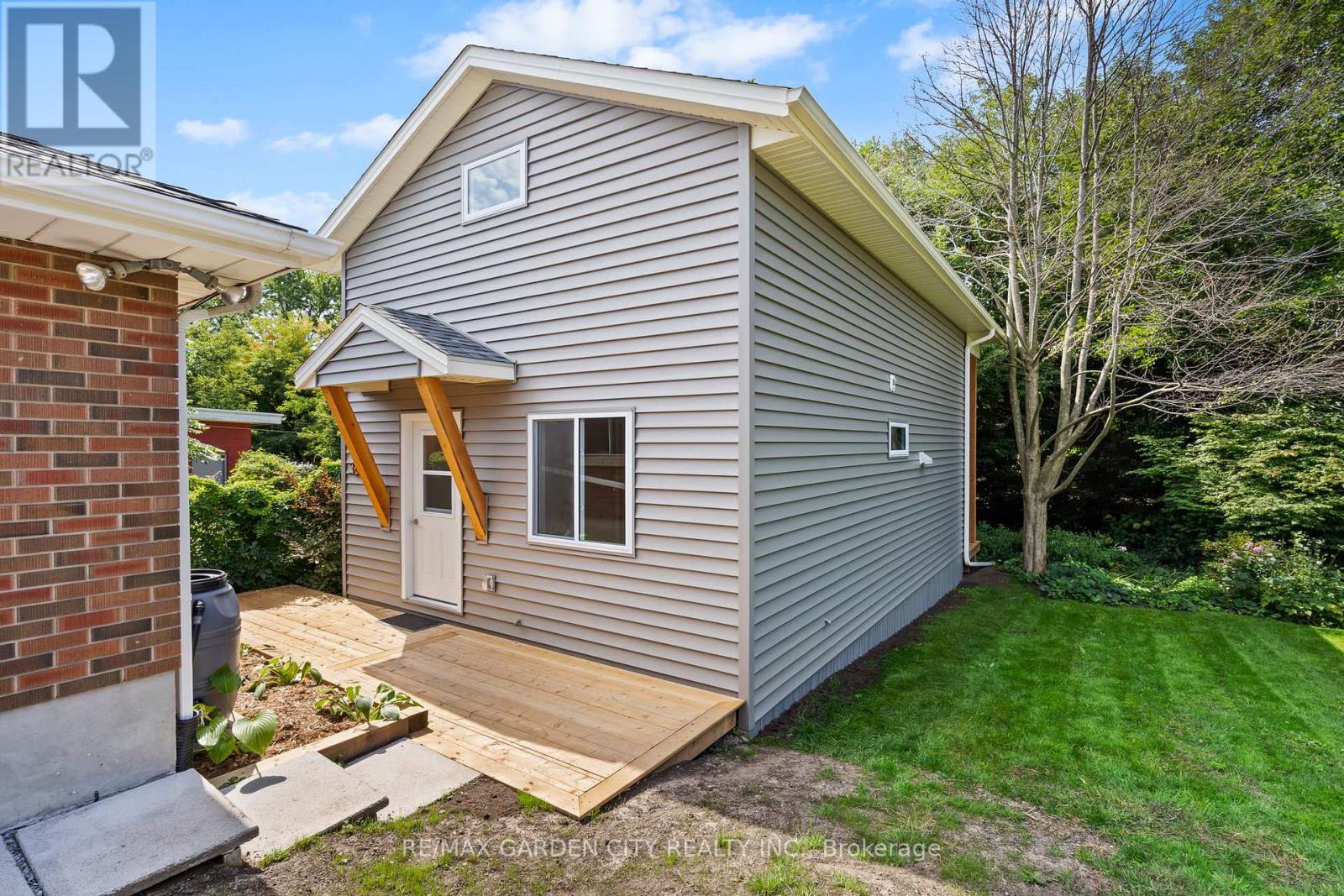 34 Kenworth Drive, St. Catharines, Ontario  L2M 4S2 - Photo 5 - X12701038