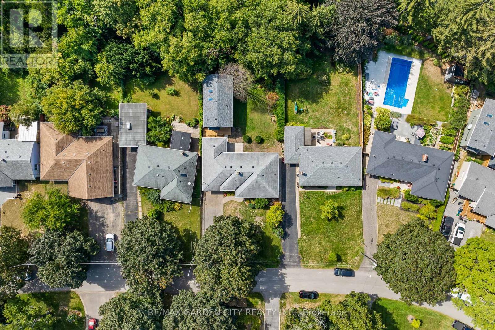 34 Kenworth Drive, St. Catharines, Ontario  L2M 4S2 - Photo 6 - X12701038