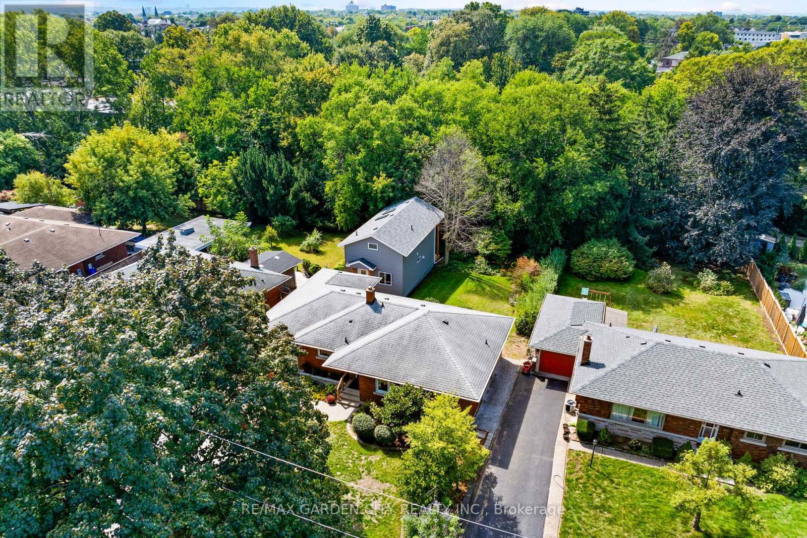 34 Kenworth Drive, St. Catharines, Ontario  L2M 4S2 - Photo 7 - X12701038