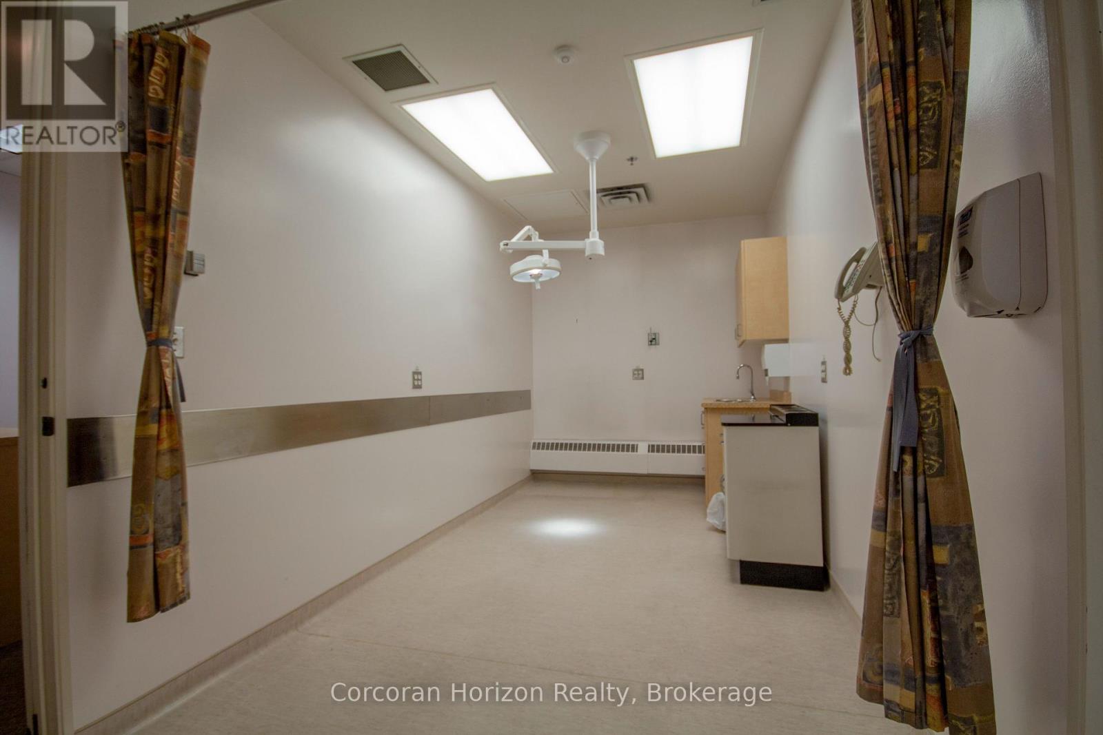 101 - 200 James Street S, Hamilton, Ontario  L8P 1Y6 - Photo 13 - X12701042