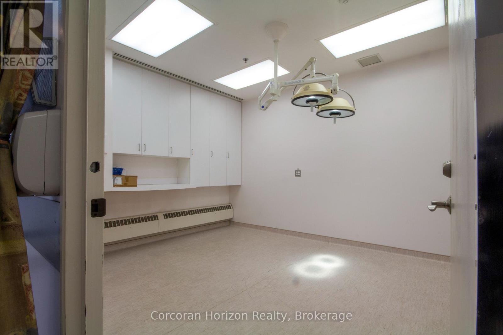 101 - 200 James Street S, Hamilton, Ontario  L8P 1Y6 - Photo 15 - X12701042