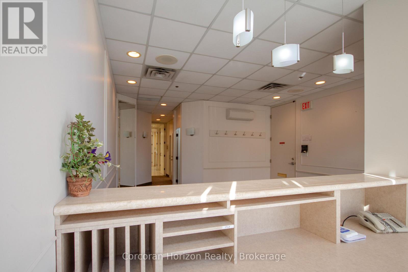 101 - 200 James Street S, Hamilton, Ontario  L8P 1Y6 - Photo 4 - X12701042