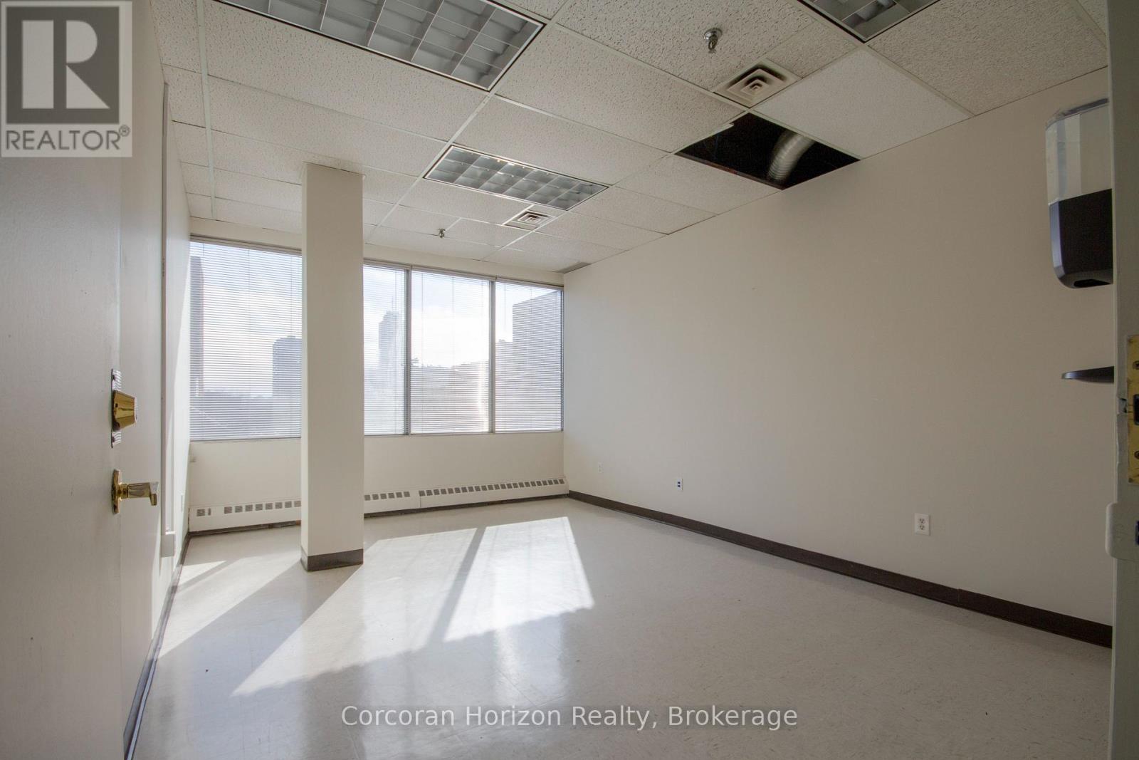 301a - 200 James Street S, Hamilton, Ontario  L8P 1Y6 - Photo 4 - X12701068