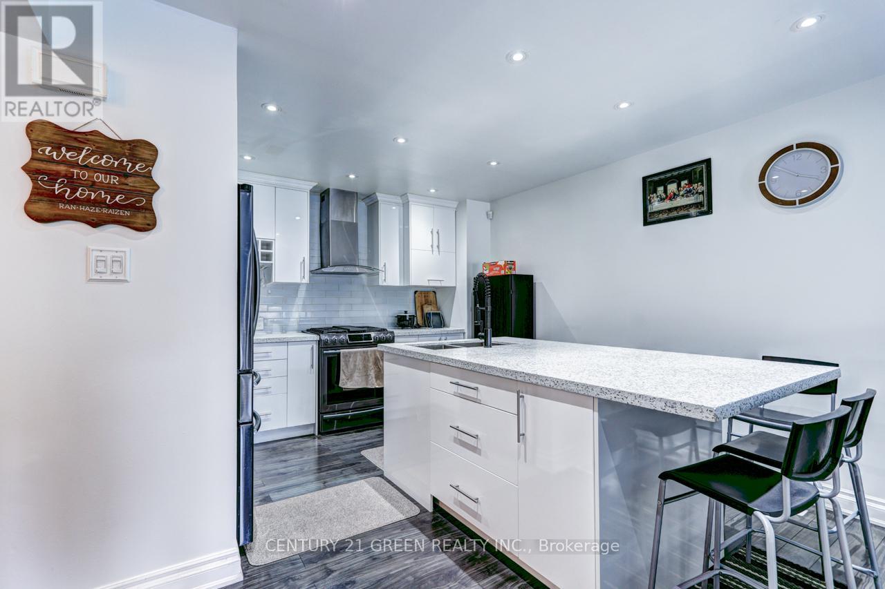 116 - 256 John Garland Boulevard, Toronto, Ontario  M9V 1N8 - Photo 4 - W12698648