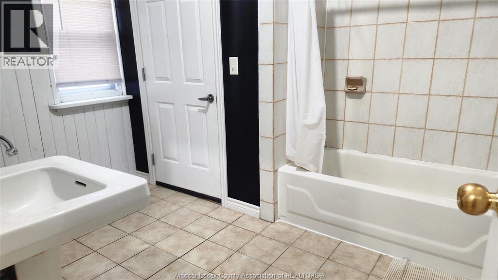 1011 Pelissier Unit# Main, Windsor, Ontario  N9A 4L8 - Photo 9 - 26001217