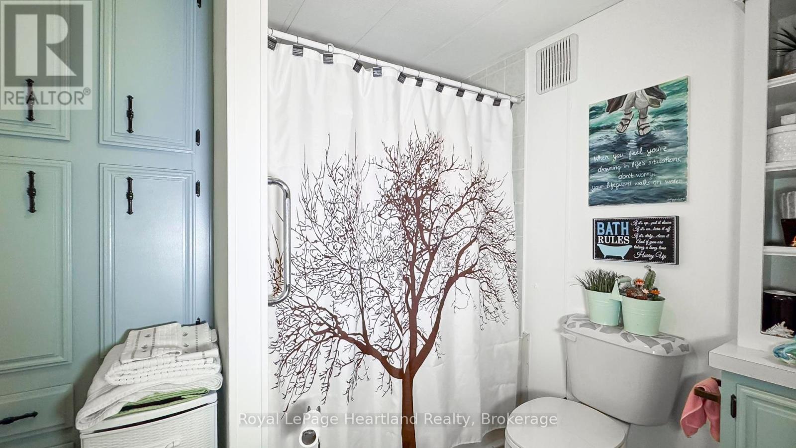 45 Redford Drive, South Huron, Ontario  N0M 1S3 - Photo 13 - X12189624