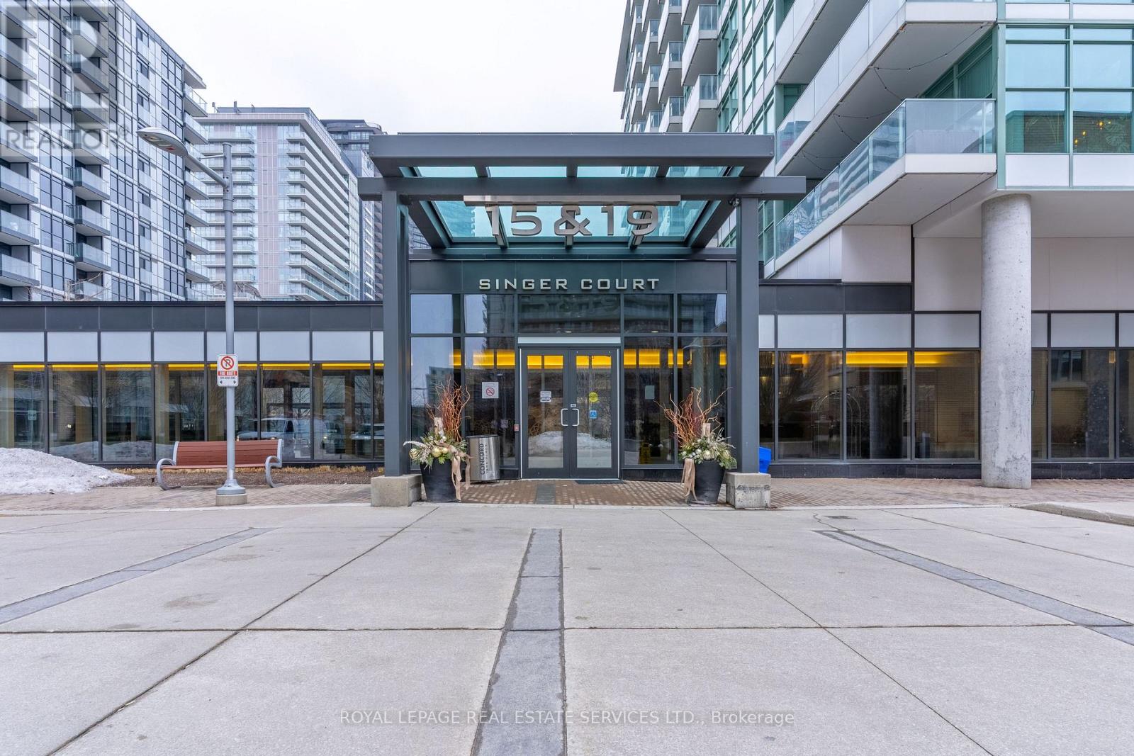 717 - 19 Singer Court, Toronto, Ontario  M2K 0B2 - Photo 2 - C12700902