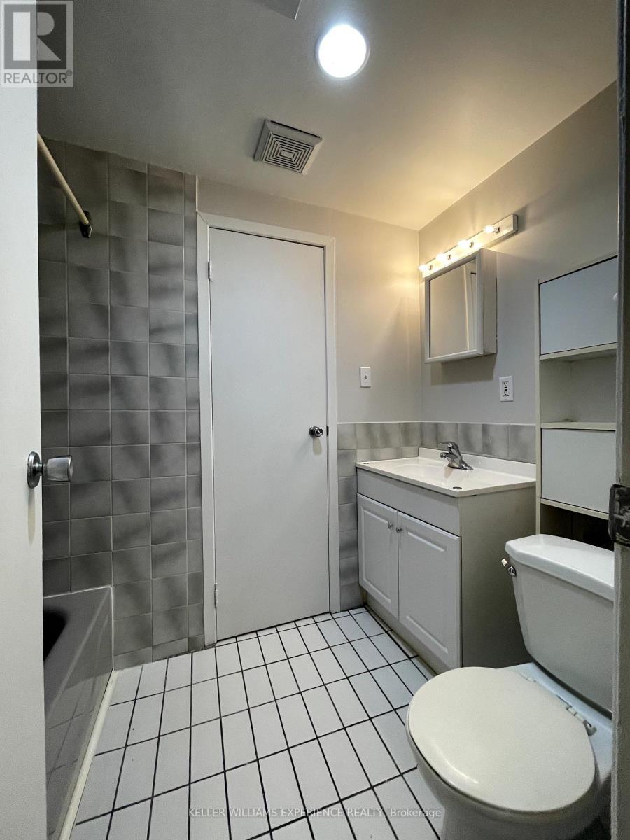 Basement Unit - 304 Cliffwood Rd N, Toronto, Ontario  M2H 2E5 - Photo 10 - C12700910