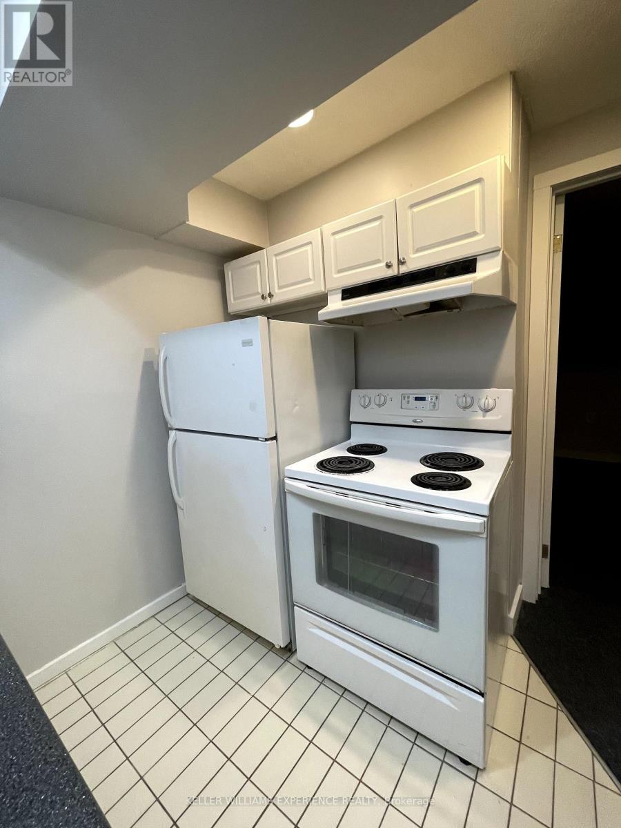 Basement Unit - 304 Cliffwood Rd N, Toronto, Ontario  M2H 2E5 - Photo 8 - C12700910