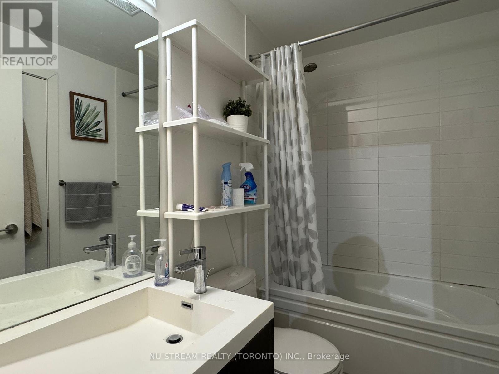 1403 - 199 Richmond Street W, Toronto, Ontario  M5V 0H4 - Photo 12 - C12700980