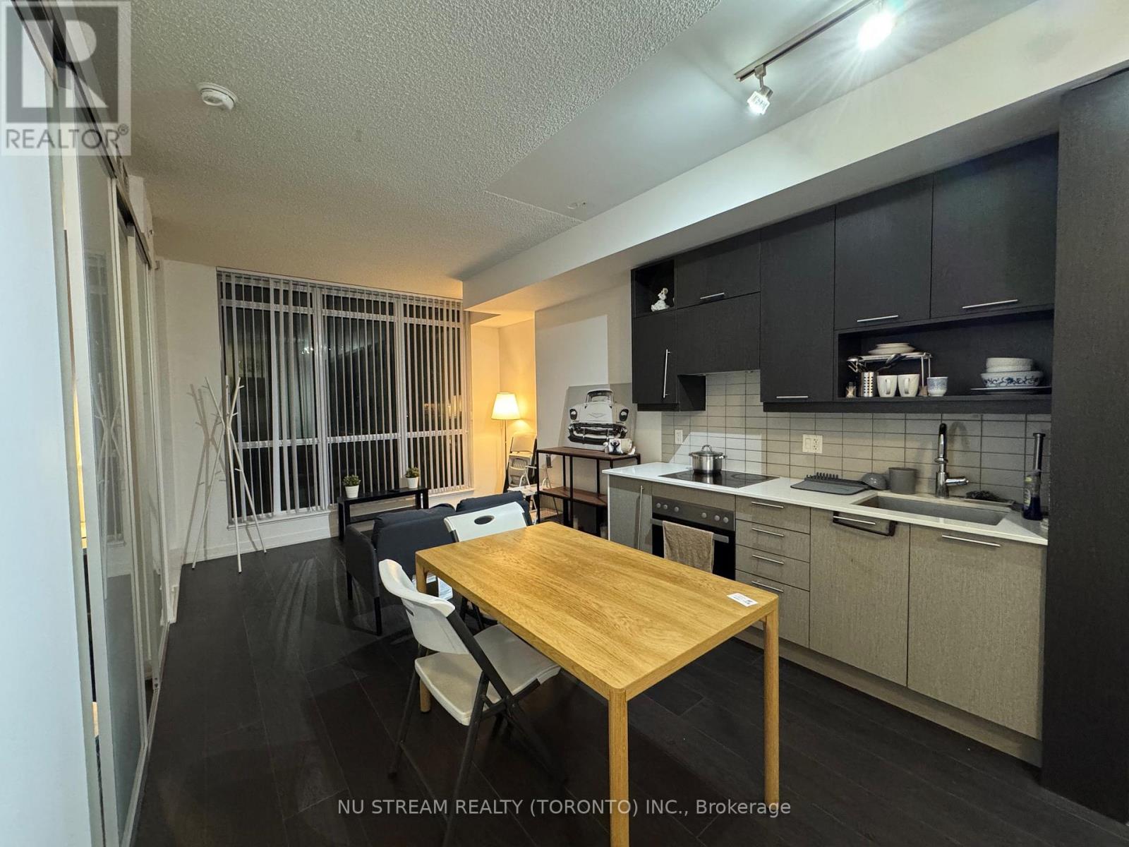 1403 - 199 Richmond Street W, Toronto, Ontario  M5V 0H4 - Photo 15 - C12700980