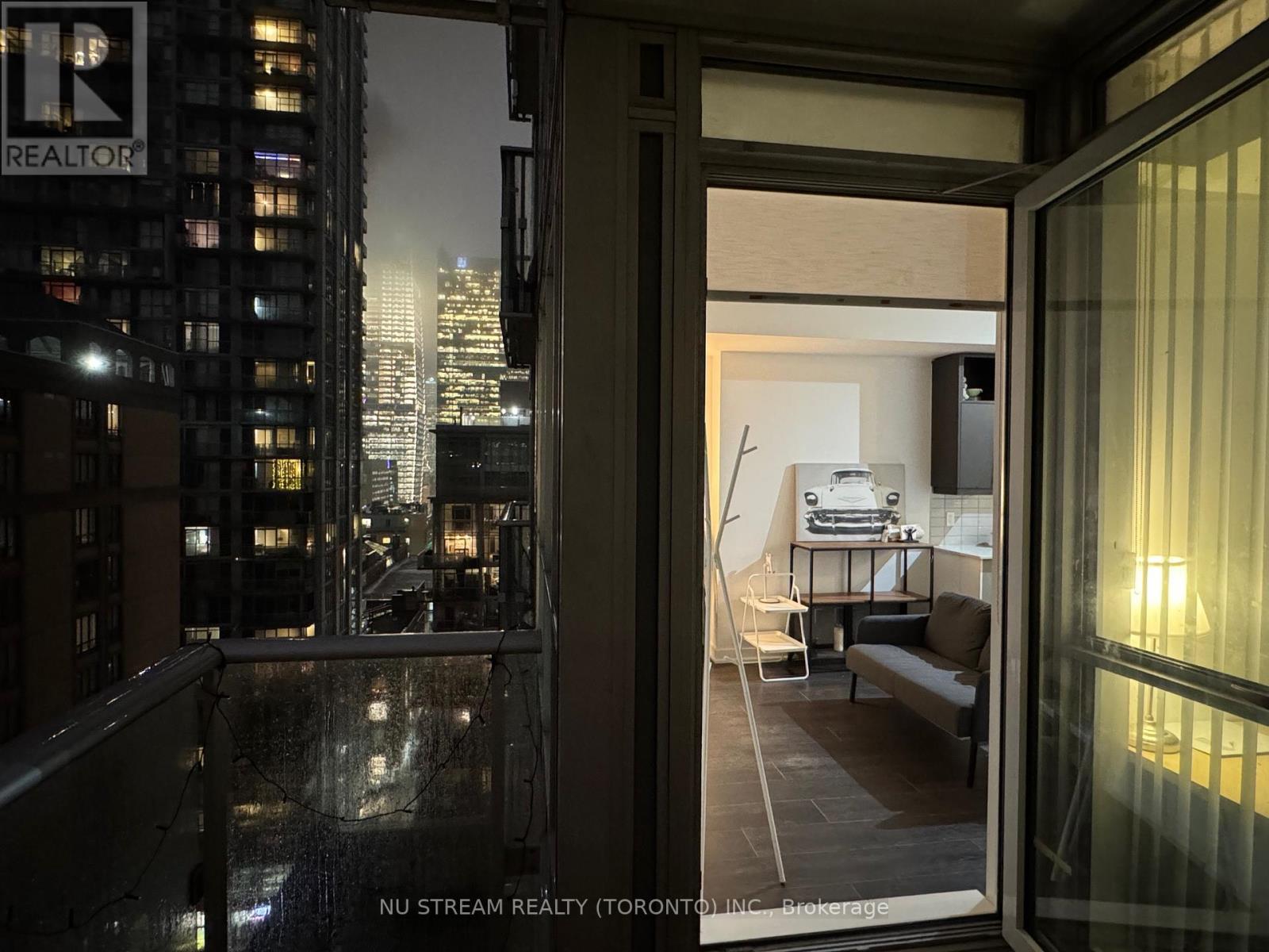 1403 - 199 Richmond Street W, Toronto, Ontario  M5V 0H4 - Photo 9 - C12700980