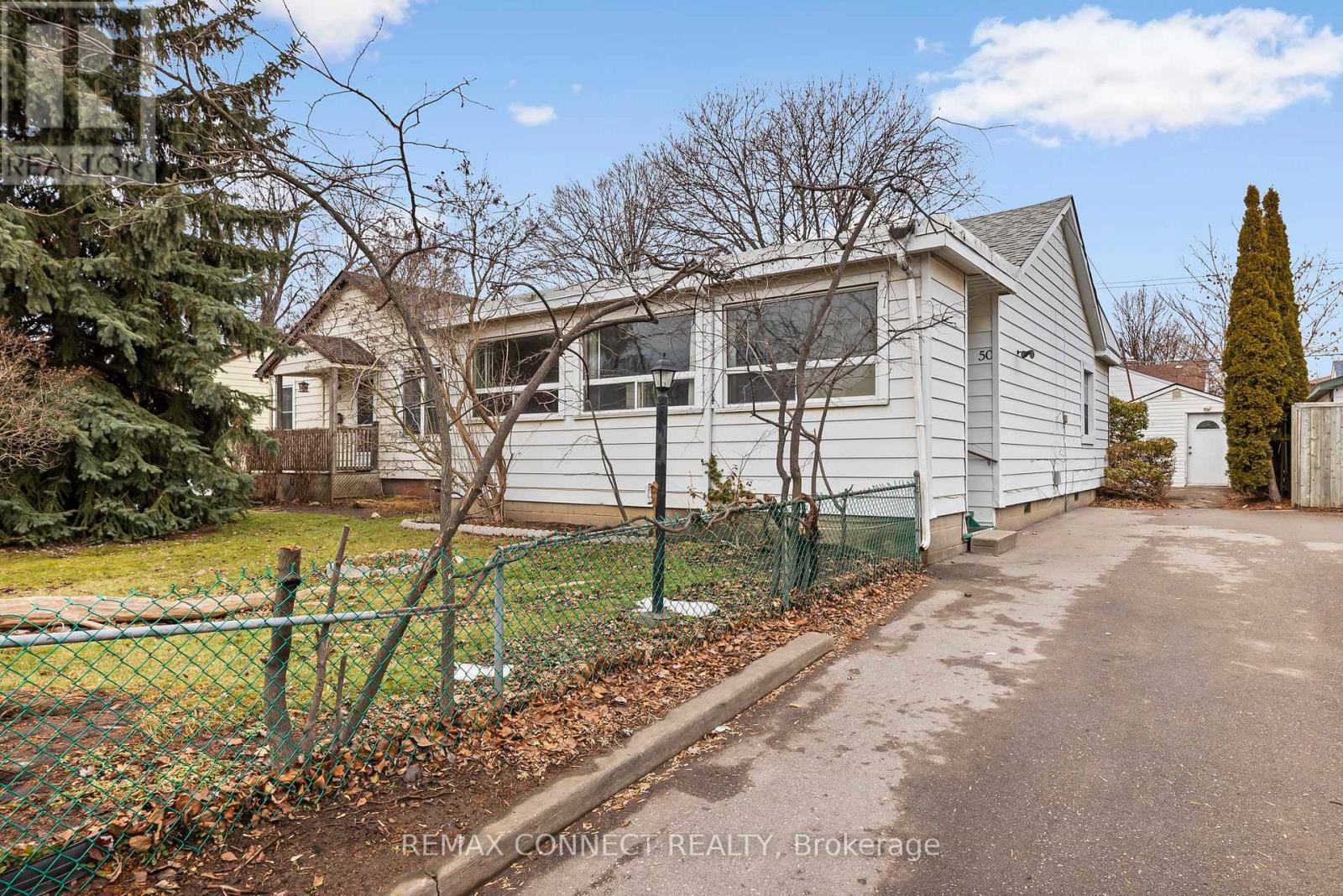 50 CEDAR STREET, Ajax, Ontario