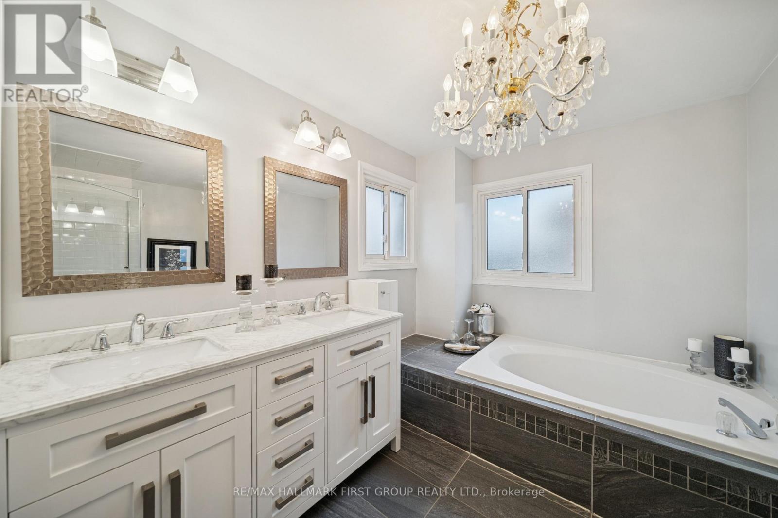 724 Barnes Crescent, Oshawa, Ontario  L1J 8K1 - Photo 17 - E12701026