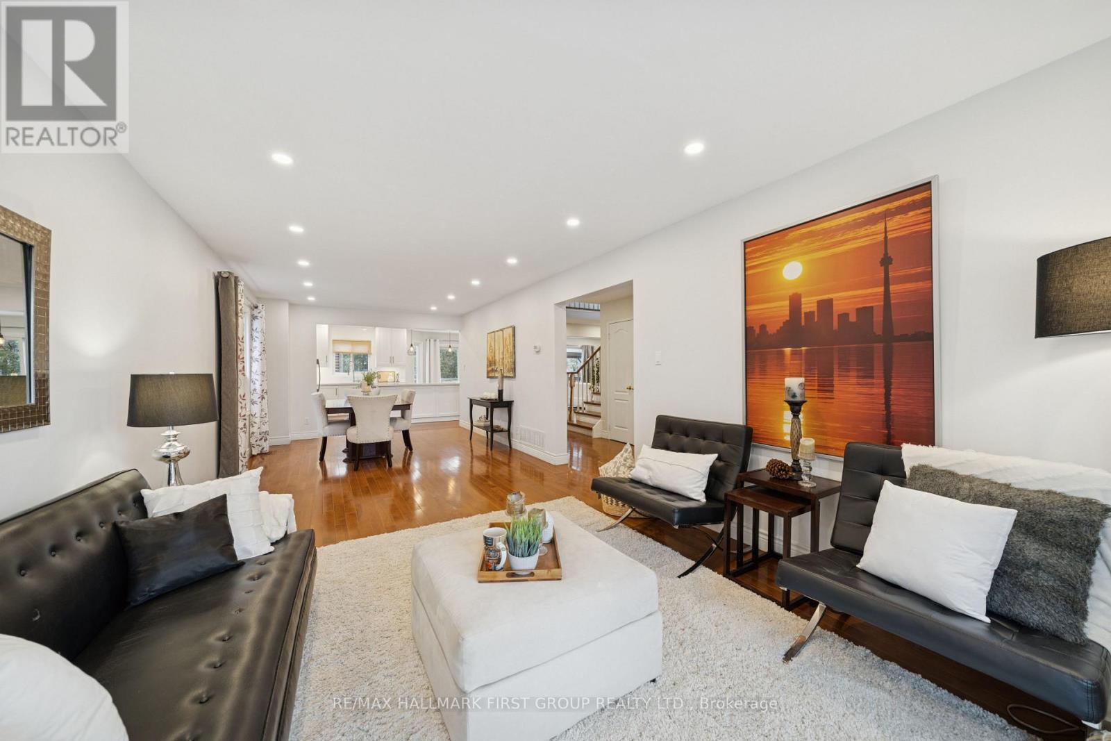 724 Barnes Crescent, Oshawa, Ontario  L1J 8K1 - Photo 4 - E12701026