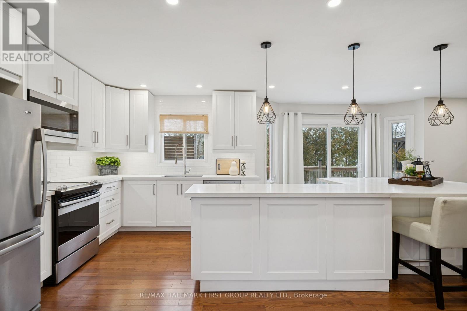 724 Barnes Crescent, Oshawa, Ontario  L1J 8K1 - Photo 6 - E12701026